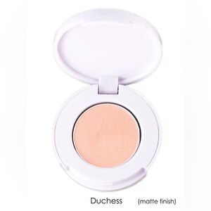 Winky Lux Kitten Powder Eyeshadow in Duchess